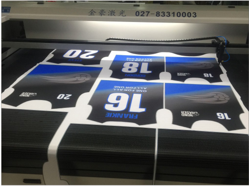Football Jersey Vision Laser Cutting Machine For Cutting Digital Printing Sublimation Textile Fabrics 0
