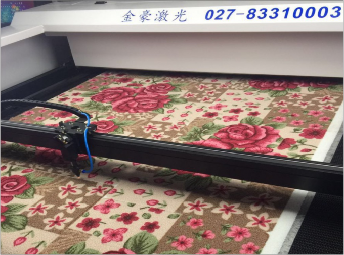 Co2 Automatic  Carpet Laser Cutting Machine For Artificial Grass Carpet Cutting 0
