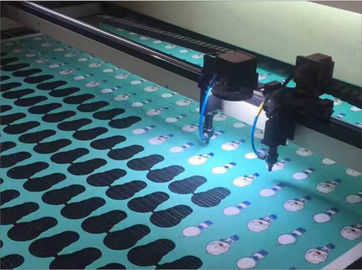 China Two Heads Laser Cutting Machine Stuffed Plush Toys Teddy Bear Automatic Feeding factory